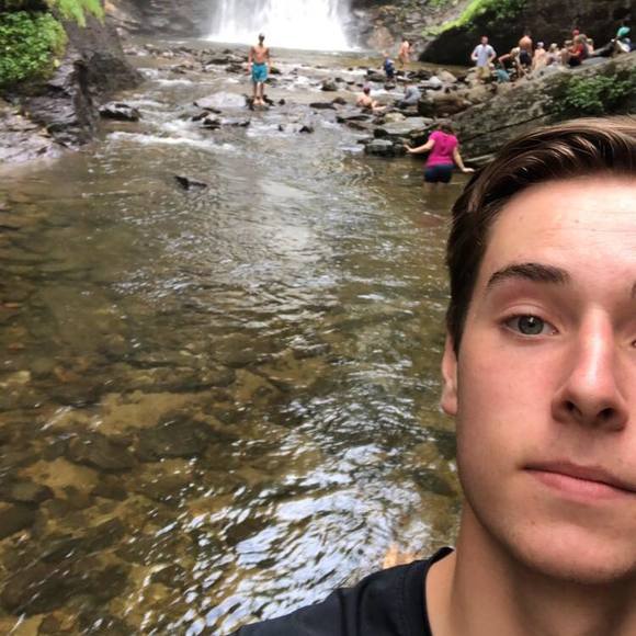 Meet your Posher, Jonathan - Picture 1 of 1